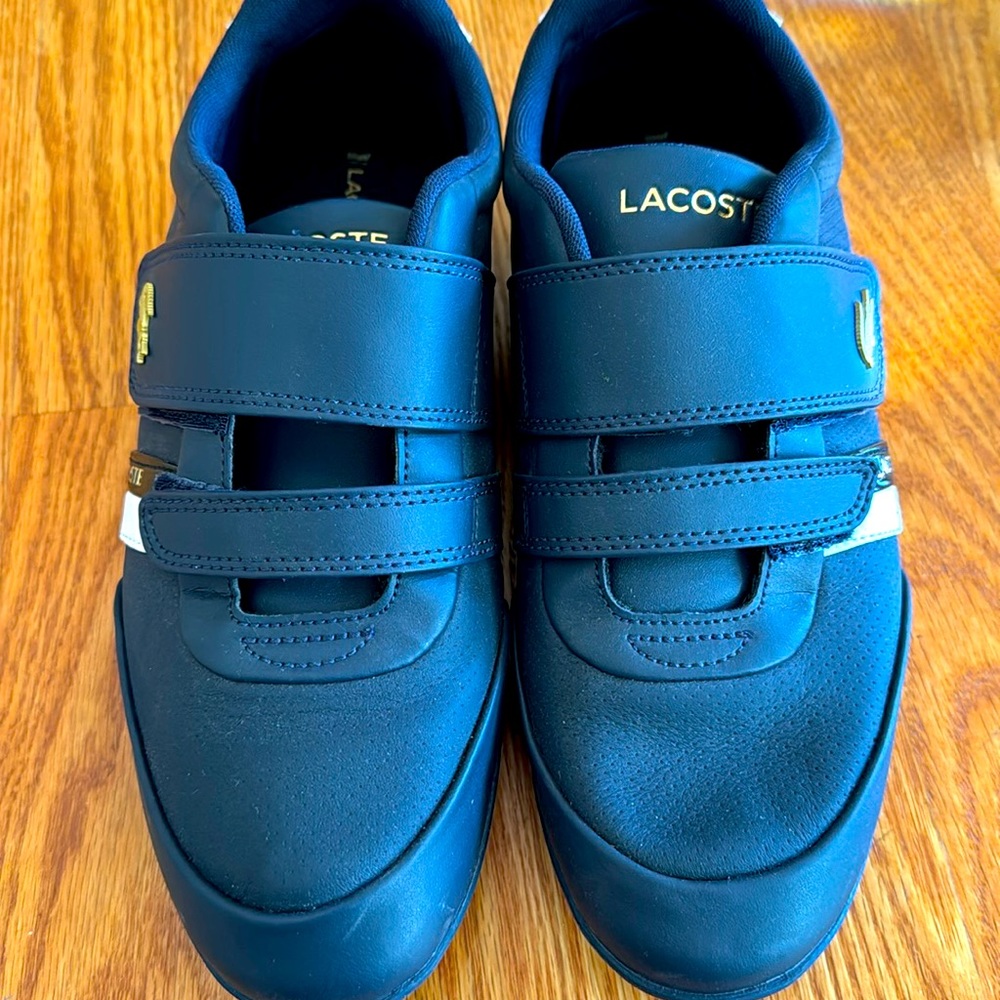 Lacoste shoes - no tag